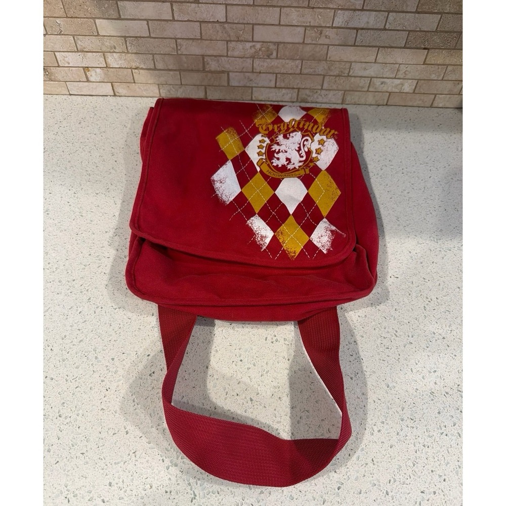 Harry Potter  Hogwarts Gryffindor messenger bag‎